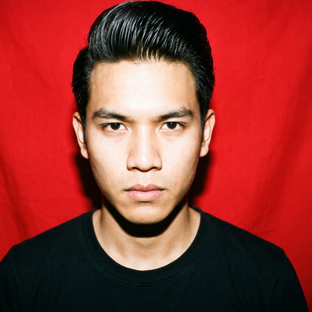 ทรงผม Pompadour เก็บเรียบ